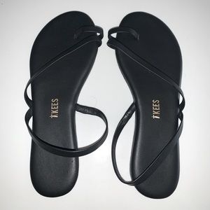 *only worn once* TKEES Minimal Black Sandals (US 6)